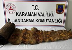 Antik Mısır dönemine ait piton derisine işlenmiş eser ele geçirildi