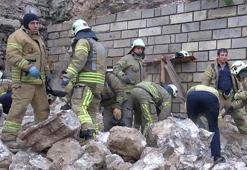 Fatih'te tarihi surlarda çökme: 1 yaralı