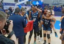 ÇBK Mersin Yenişehir Belediyesi'nin Türk bayraklı sevinci engellendi