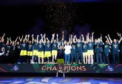 Şampiyon Fenerbahçe Alagöz Holding, kupasını aldı