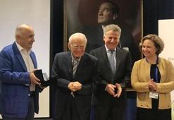 Prof. Dr. Gazi Yaşargil’in son 10 yıllık çalışmalarına altın rozet