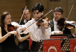 12 yaşındaki şef Atahan Dinç, CSO'yu yönetti