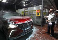 Bakan Varank Togg'u elleriyle yıkadı