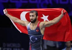 Avrupa Güreş Şampiyonası'nda Burhan Akbudak finale yükseldi