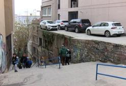 Metruk binanın üstünde korkutan otopark