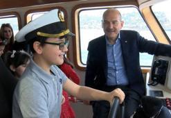 Bakan Soylu çocuklarla boğaz turu yaptı