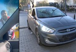 Fatih'te yol verme tartışmasında otomobilin aynası ve camını kırdı