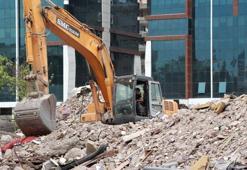 89 kişinin yaşamını yitirdiği Galeria Sitesi’nin enkazından 300 kamyon hafriyat taşındı