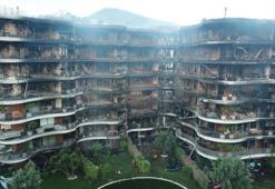 İzmir'de lüks sitedeki yangının büyüklüğü gün ağarınca ortaya çıktı