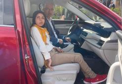 Engelli Emine Togg ile şehir turu attı