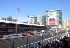 Formula 1 Bakü Grand Prix'sinde kazanan Sergio Perez