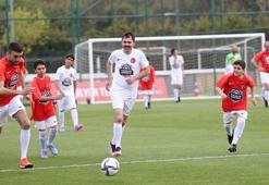 Bakan Kurum, depremzede çocuklarla maç yaptı; dostluk kazandı