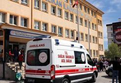 Ortaokul öğrencisi, okulda, kendisine borç para vermeyen arkadaşını bıçakladı