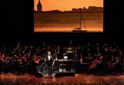 Tenor Murat Karahan, AKM sahnesinde konser verdi