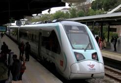 324 yolcu kapasiteli ilk Milli Elektrikli Tren Marmaray Bakırköy İstasyonu'nda