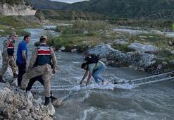 Siirt'te suyun yükselmesiyle oluşan adacıkta mahsur kaldılar