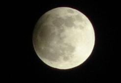 Diyarbakır ve Şırnak'ta 'Yarı gölgeli ay' tutulması görüntülendi