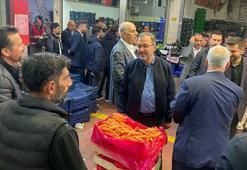 Bakan Kasapoğlu, İzmir Meyve ve Sebze Hali'ni ziyaret etti