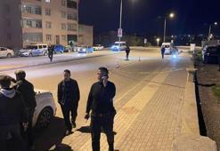 CHP İl Başkanının park halindeki aracının yanında havaya ateş açan 2 kişiye gözaltı