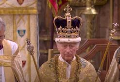 İngiltere Kralı 3. Charles yeni hükümdar olarak kraliyet tacını giyindi