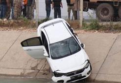Düğüne gidenlerin otomobili kanala uçtu; 2 ölü, 1 yaralı, 1 kayıp