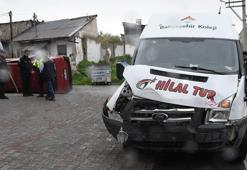 Minibüsler çarpıştı; 5 yaralı