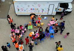 Çocuklara özel gezici araç depremin unutulan köylerine gidiyor