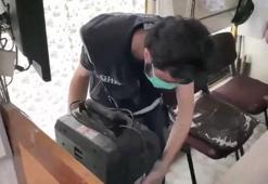 Zeytinburnu'nda yasa dışı para transferi yapılan bakkal görünümlü iş yerine polis baskını