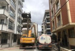 Ümraniye'de riskli binaların kontrollü yıkımı başladı