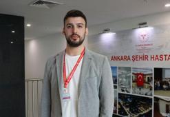 Deprem bölgesinde ilk pansumanı babasına yapmış