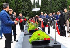 Soma maden faciasının 9'uncu yıl dönümünde mezarlık ziyareti