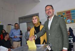 Bakan Kasapoğlu, İzmir'de oyunu kullandı