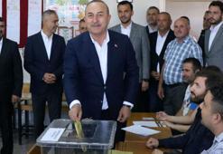 Oyunu Antalya'da kullanan Çavuşoğlu: Zarfa zor sığdı, katla katla bitmedi