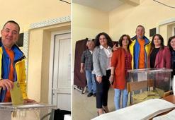 Ata Demirer, Bozcaada'da oy kullandı