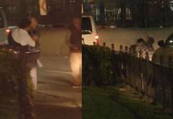 Eminönü'nde yoldan geçen taksileri tekmeledi, şoförler darbetti