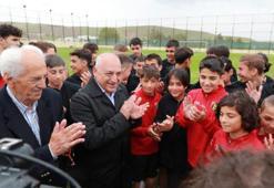 TFF Başkanı Büyükekşi, İstanbulspor'u ziyaret etti