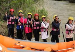 Vanlı kızlar, futbolun ardından raftingde de başarı için çalışıyor