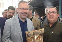 Bakan Kasapoğlu'ndan memleketi Kula'da esnaf ziyareti