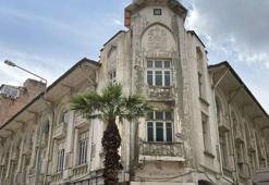 İzmir'deki tarihi Büyük Kardiçalı Han'da tahliye kararına karşı yürütmeyi durdurma davası