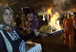 Yemeklerin tanıtımı öncesi nazarı önlemek için üzerlik otu yakarak tuz mağarasını tütsülediler