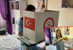 Dünyanın en uzun boylu kadını, evine getirilen sandıkla oy kullandı