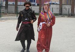 Yöresel ve alp kıyafeti giyip sandığa geldiler