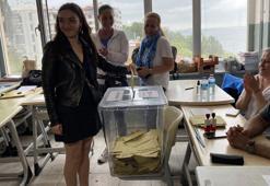 Oyuncu Merve Dizdar oyunu kullandı