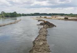 Meriç Nehri'nde taşkına karşı yatak temizleme çalışması başlatıldı