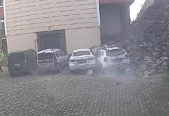 İstinat duvarı araçların üzerine yıkıldı; o anlar kamerada