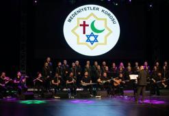 Medeniyetler Korosu, depremzedeler için konser verdi