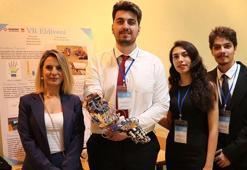 Üniversitelilerden sanal gerçeklik eldiveni