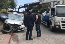 Alt yoldaki aracın üzerine düşen otomobilin sürücüsü yaralandı