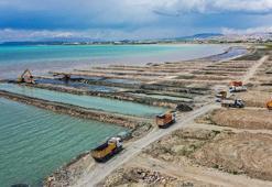 Van Gölü'nden 1 milyon metreküp dip çamuru çıkarıldı