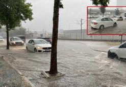 İzmir'de sağanak etkili oldu